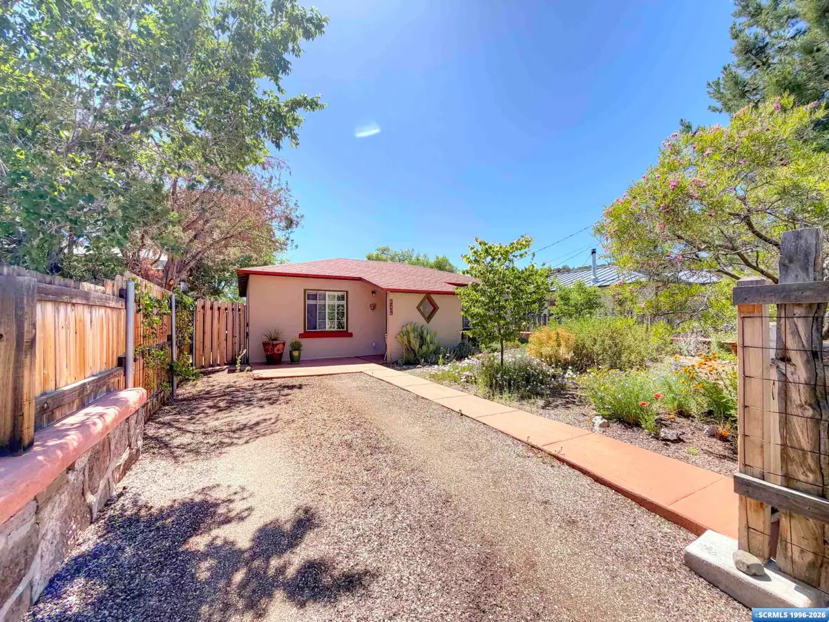 304 N E Street, Silver City, NM 88061 - #1