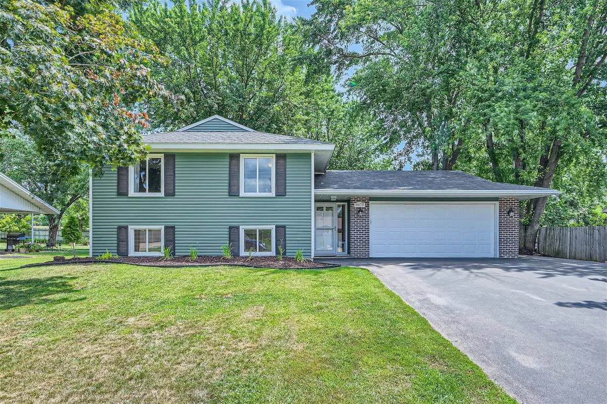 8479 Ivywood Avenue S, Cottage Grove, MN 55016 - Image #1