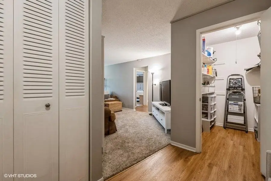 1304 W Medicine Lake Drive #202, Plymouth, MN 55441 - Image #3