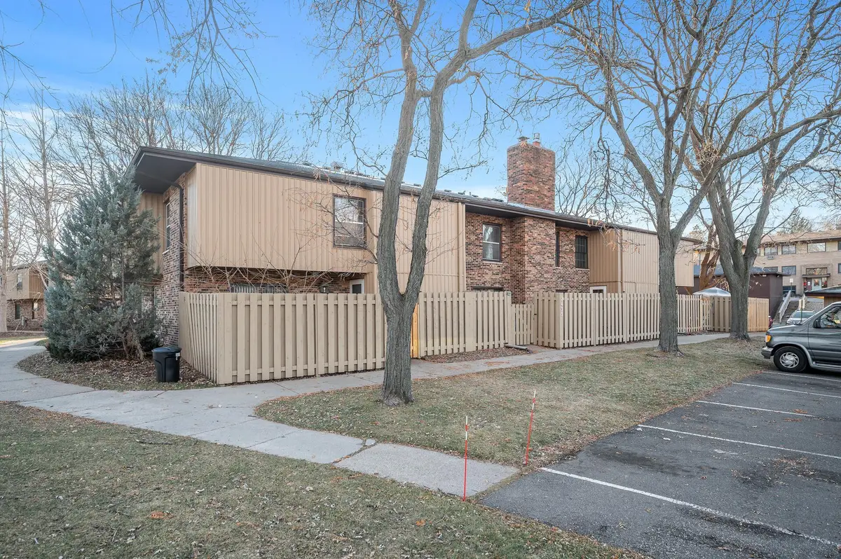 2437 Unity Avenue N, Golden Valley, MN 55422 - #1