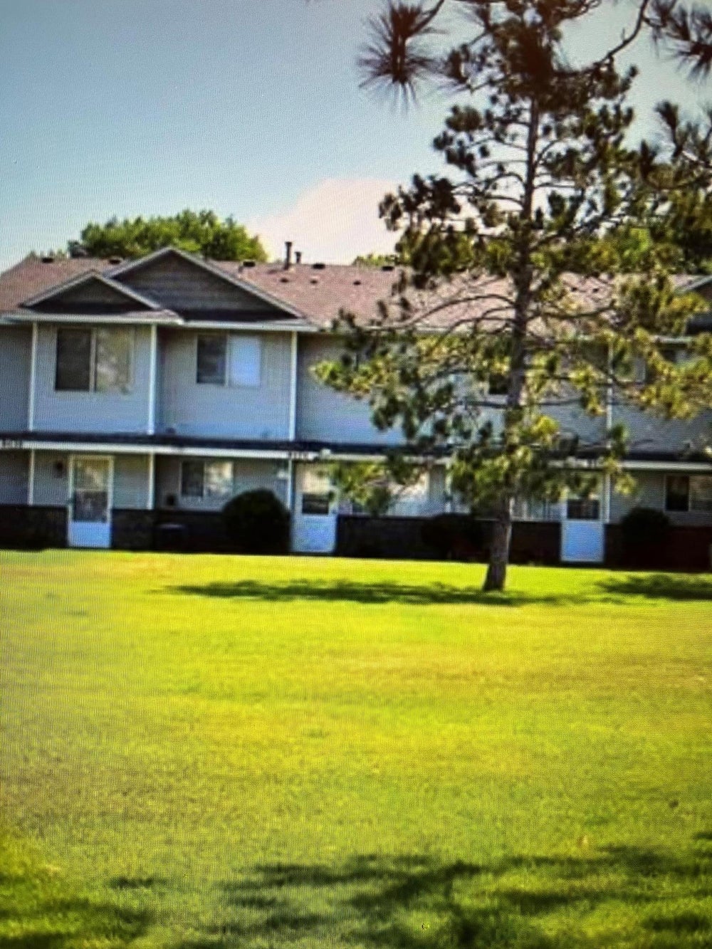 8511 S Pond Trail, Champlin, MN 55316 BHGRE