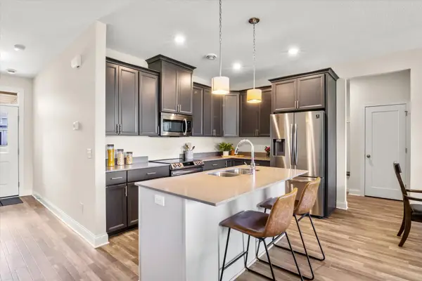 1718 Southpoint Lane, Hudson, WI 54016