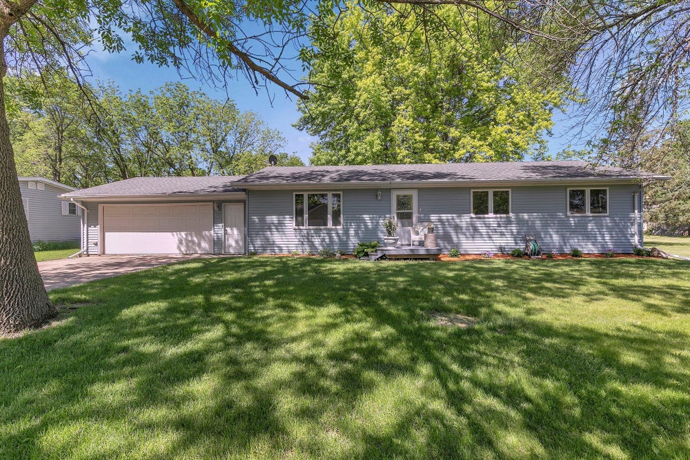 330 8th Street E, Hector, MN 55342 BHGRE