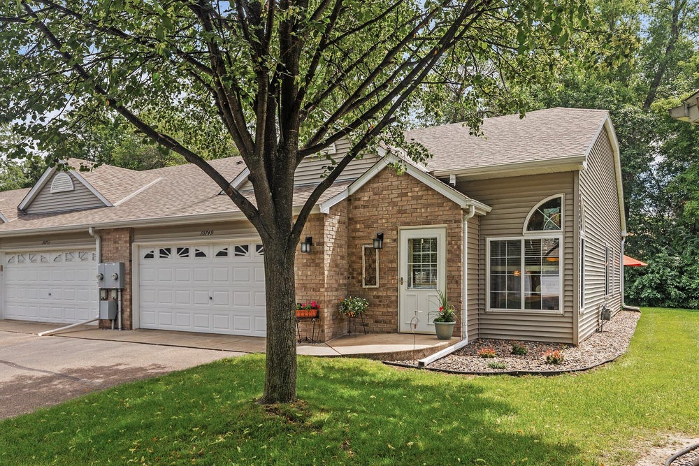 10749 Tamarack Circle Nw, Coon Rapids, MN 55433 BHGRE