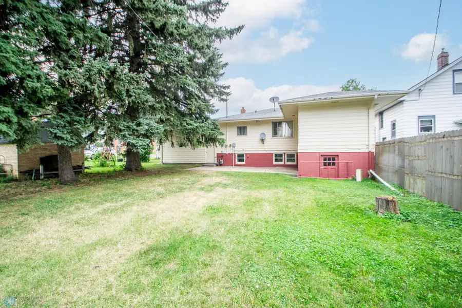 505 Dakota Avenue, Wilton, ND 58579 - Image #3