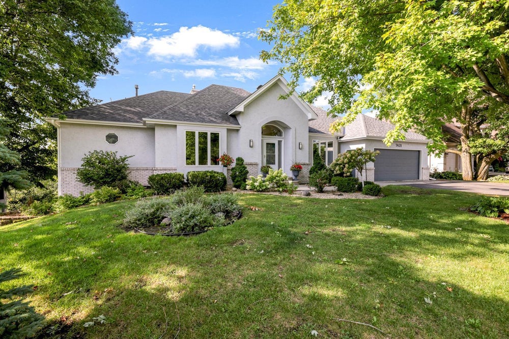 7421 Bush Lake Drive, Bloomington, MN 55438 BHGRE