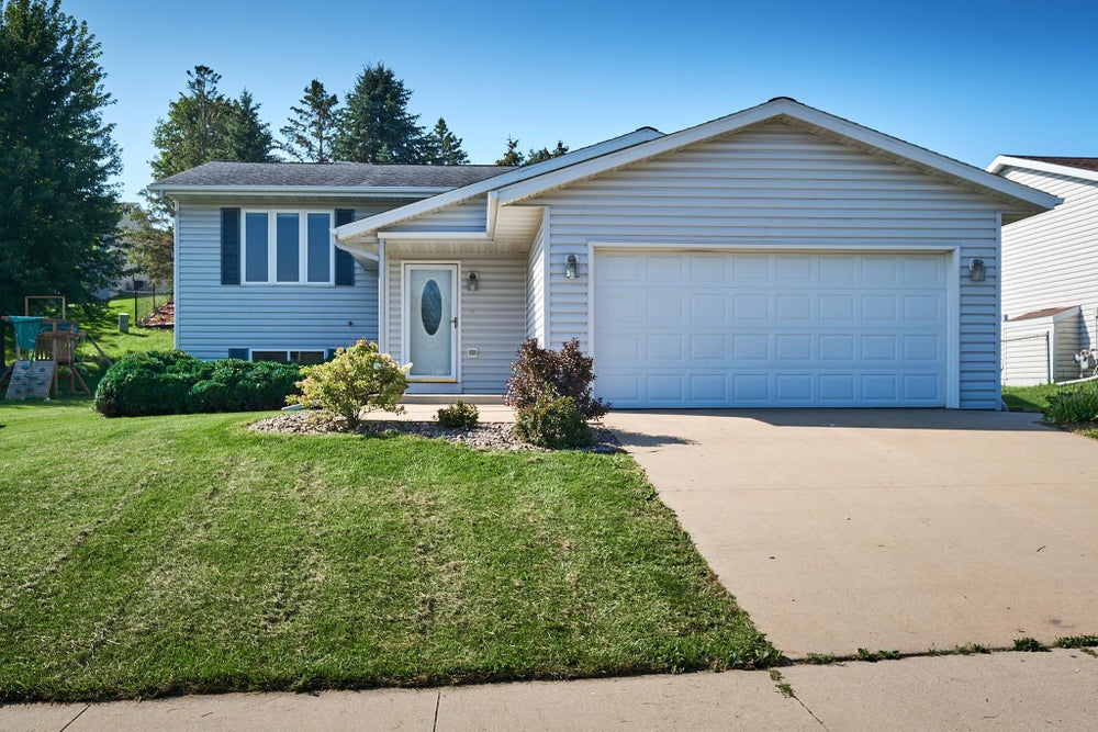 4714 Manor Brook Drive Nw, Rochester, MN 55901 BHGRE