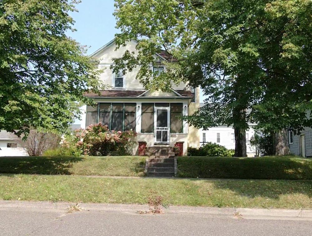 23 Highland Street, Rice Lake, WI 54868 BHGRE