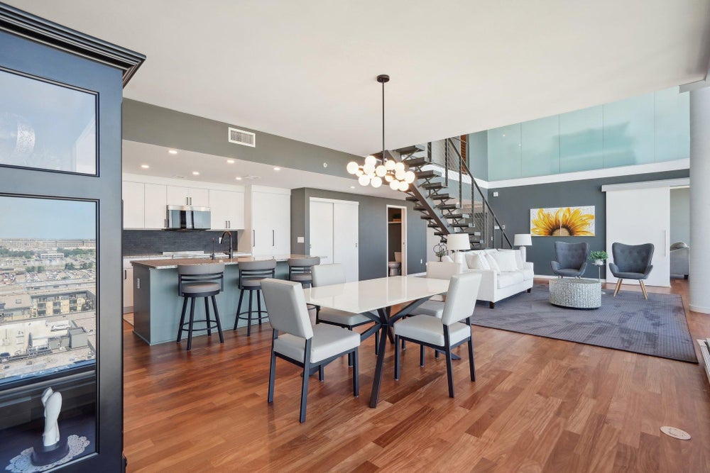 8161 33rd Avenue S 1702, Bloomington, MN 55425 BHGRE