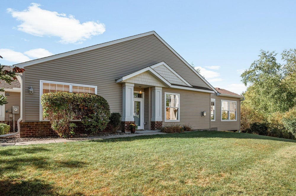 3713 Lawndale Lane N, Plymouth, MN 55446 BHGRE