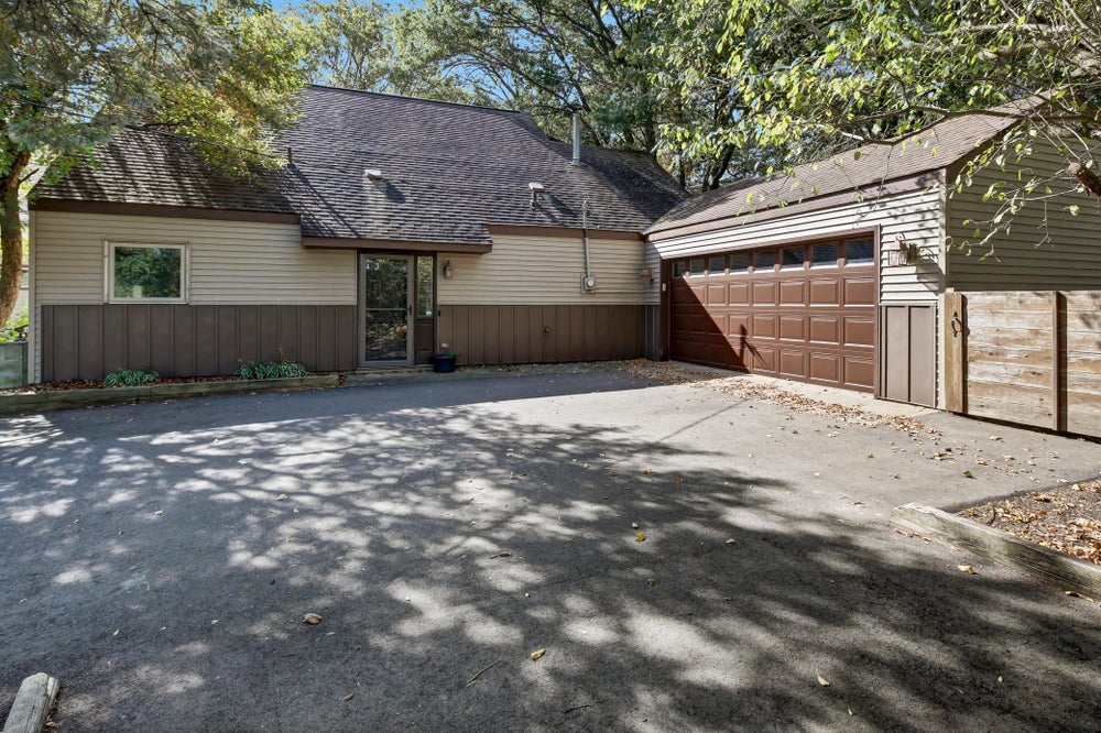 301 Riverside Avenue S, Sartell, MN 56377 BHGRE