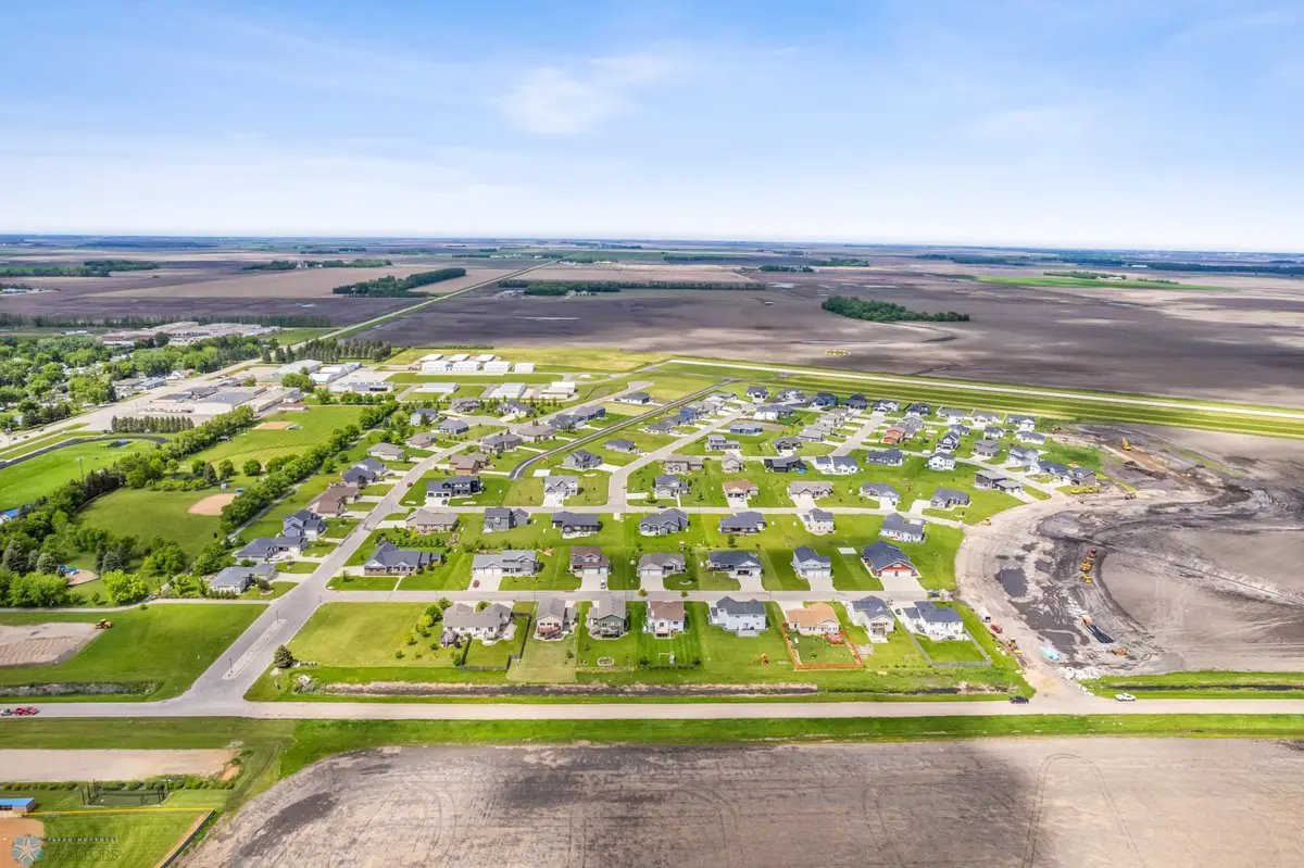 505 Prairie Parkway, Kindred, ND 58051 - Image #1