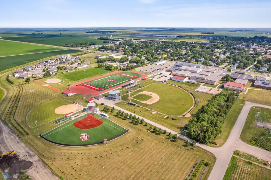 784 5th Avenue N, Casselton, ND 58012 - #3