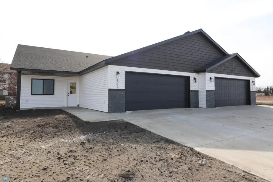 1406 Prairie Lane, Wahpeton, ND 58075 - #3