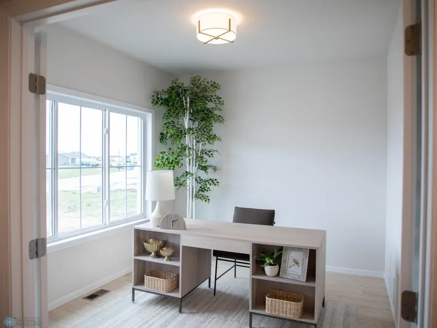 1403 66th Avenue S, Fargo, ND 58104 - Image #3