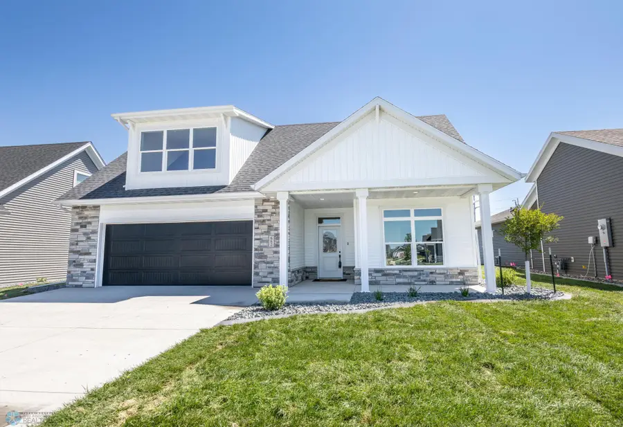 662 Rania Way W, West Fargo, ND 58078 - Image #2