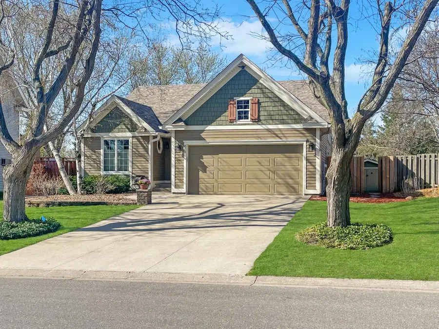 890 Winterberry Court, Woodbury, MN 55125 - #2