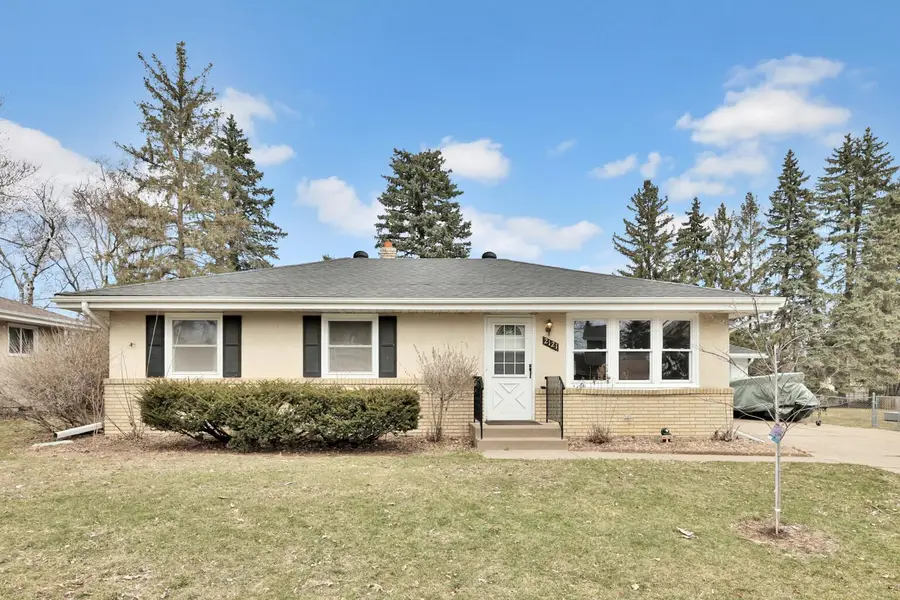 2121 Mapleview Avenue, Maplewood, MN 55109 - #2