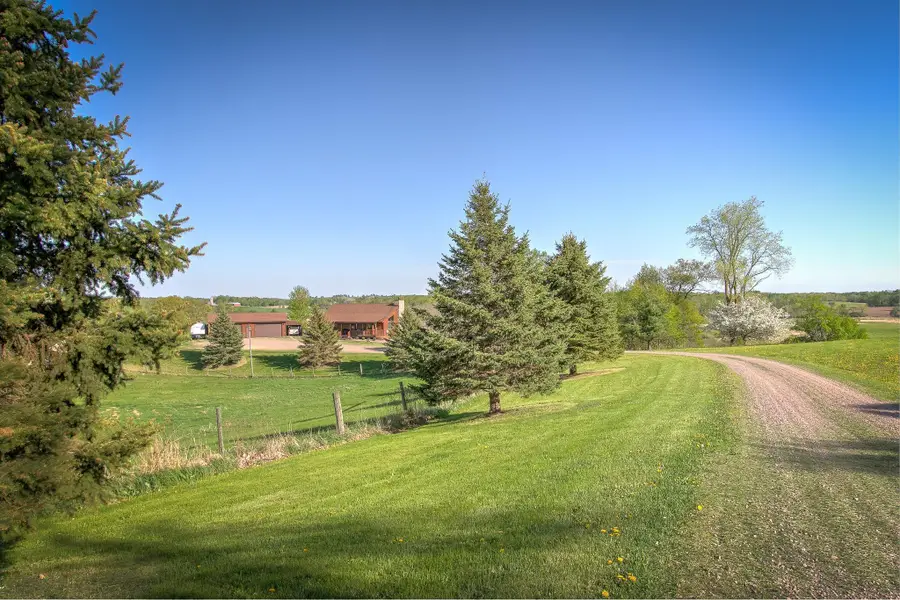 2200 405th Avenue Nw, Braham, MN 55006 - Image #2
