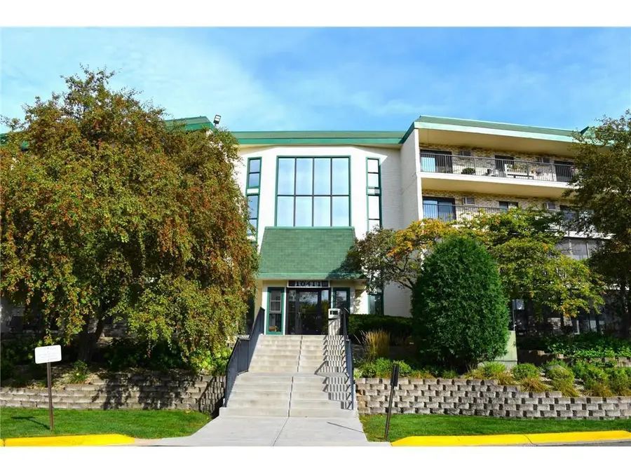 10411 Cedar Lake Road #213, Minnetonka, MN 55305 - Image #3