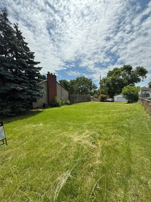 1066 Lafond Avenue, Saint Paul, MN 55104