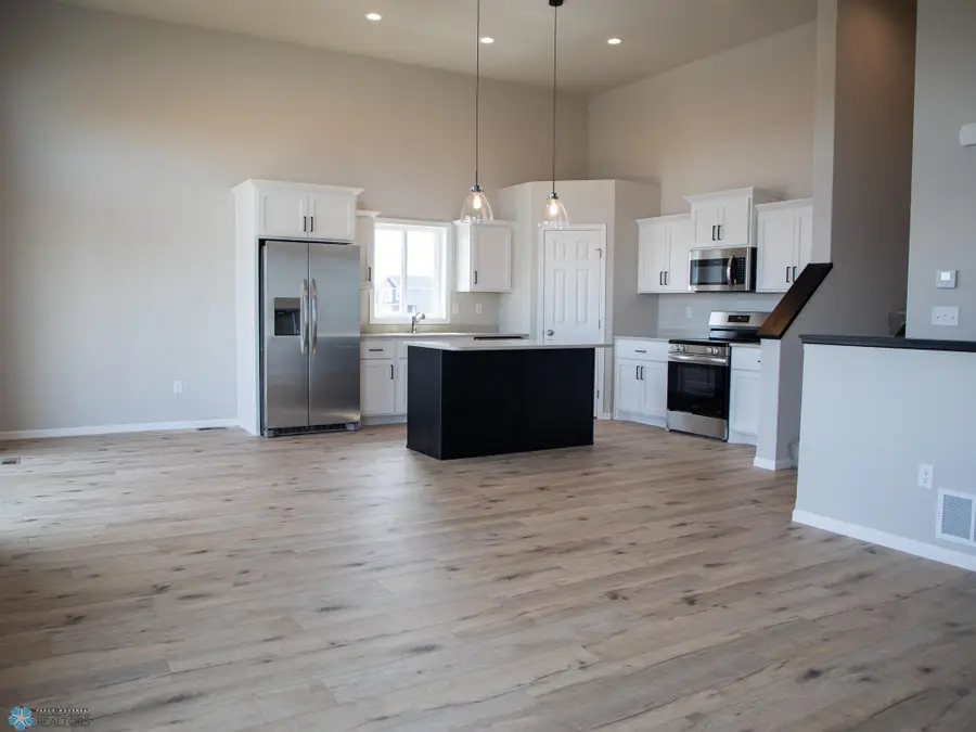 212 Lionheart Drive, Horace, ND 58047 - Image #3