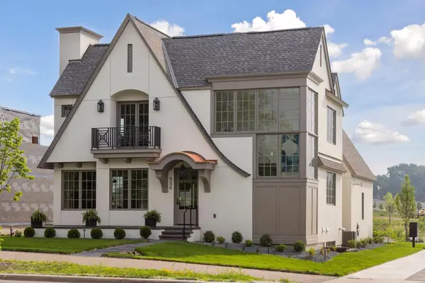 956 Mississippi River Boulevard S, Saint Paul, MN 55116