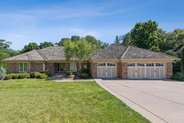 10752 Mount Curve Road, Eden Prairie, MN 55347
