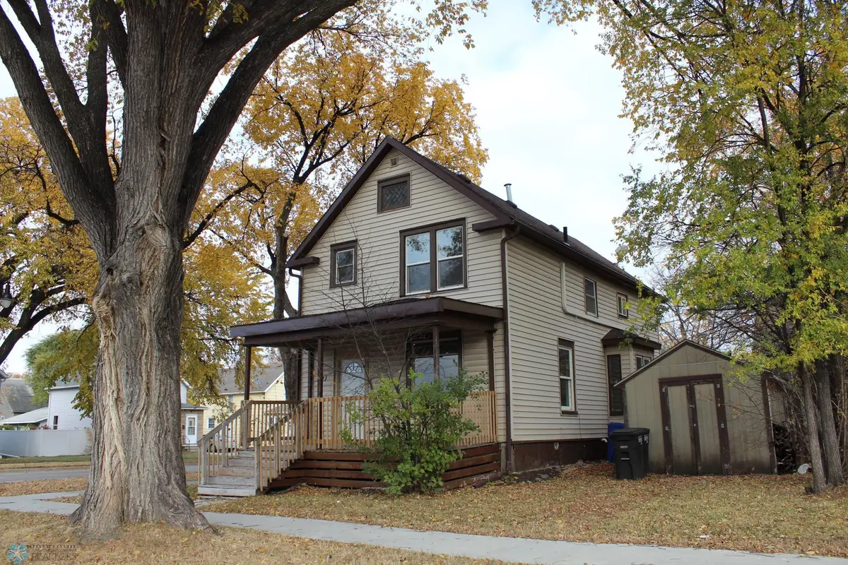921 6th Avenue N, Fargo, ND 58102 - Image #1