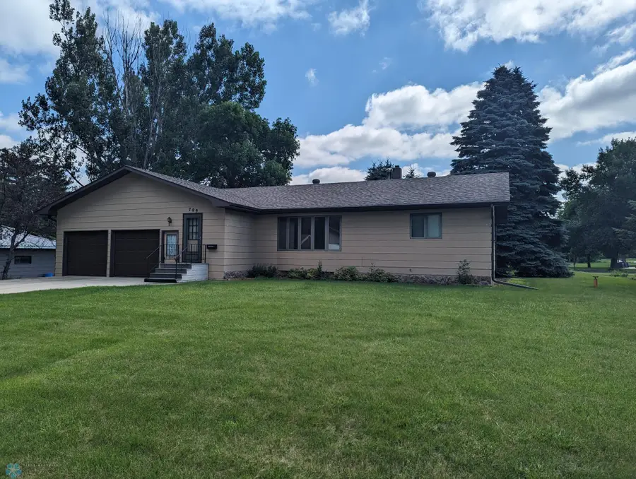 709 Broadway Street, Lisbon, ND 58054 - Image #2