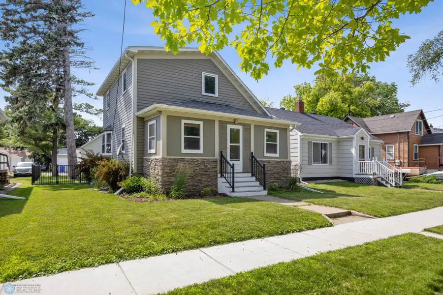 726 Oak Street N, Fargo, ND 58102 - Image #2