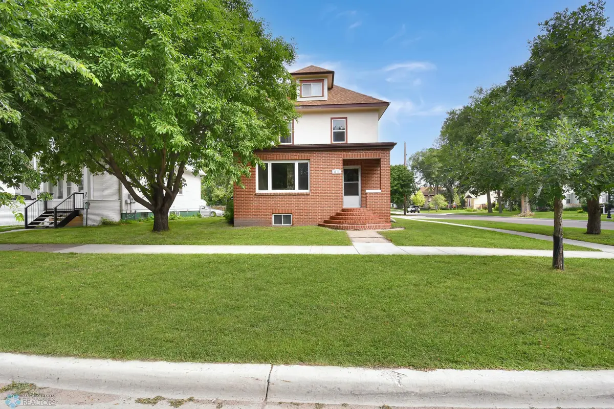 51 6th Avenue N, Fargo, ND 58102 - Image #1