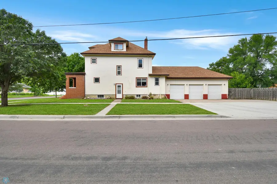 51 6th Avenue N, Fargo, ND 58102 - Image #2