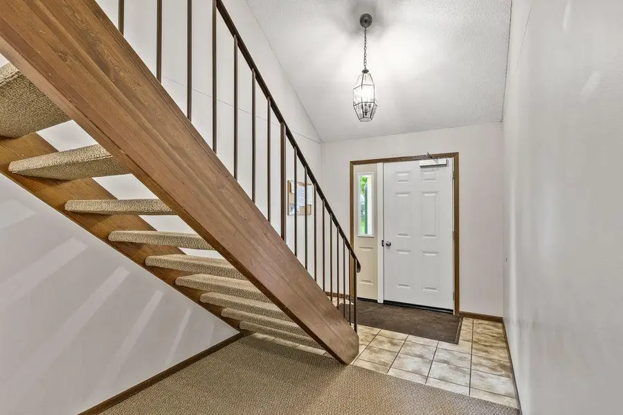 971 Heritage Court E #204, Vadnais Heights, MN 55127 - Image #2