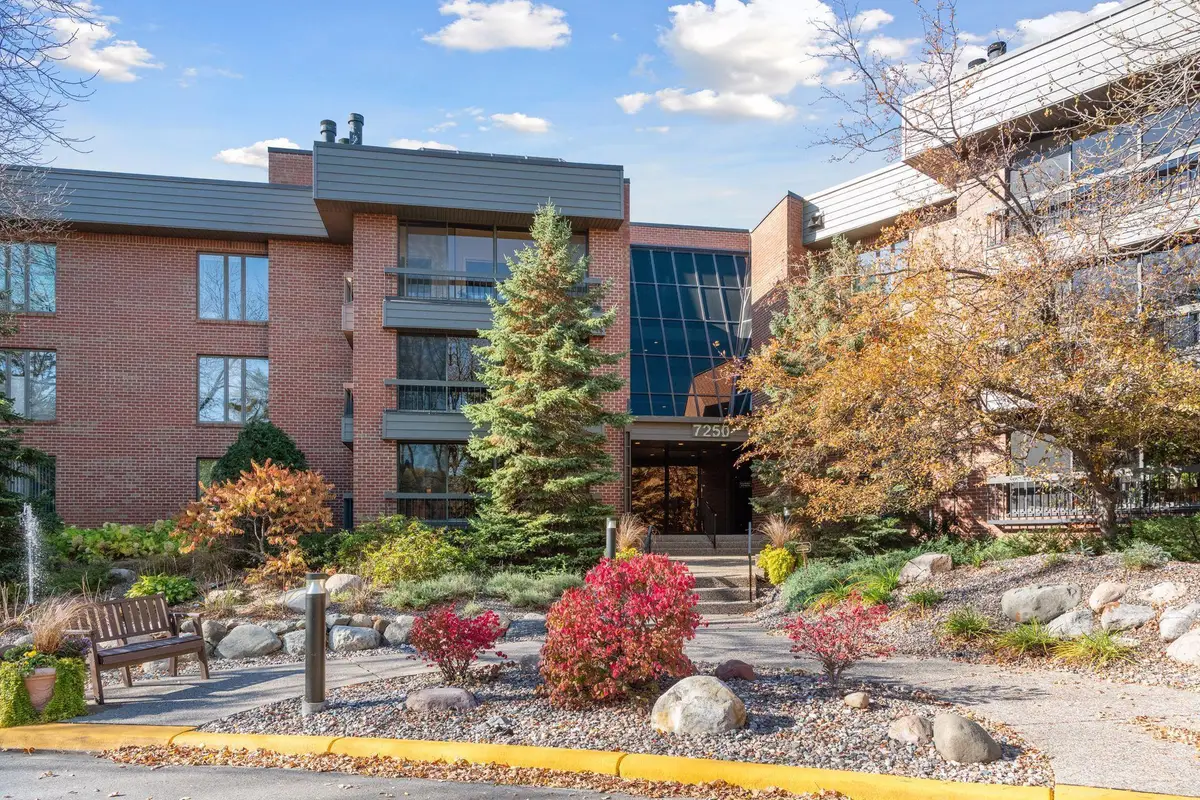 7250 Lewis Ridge Parkway #102, Edina, MN 55439 - Image #1