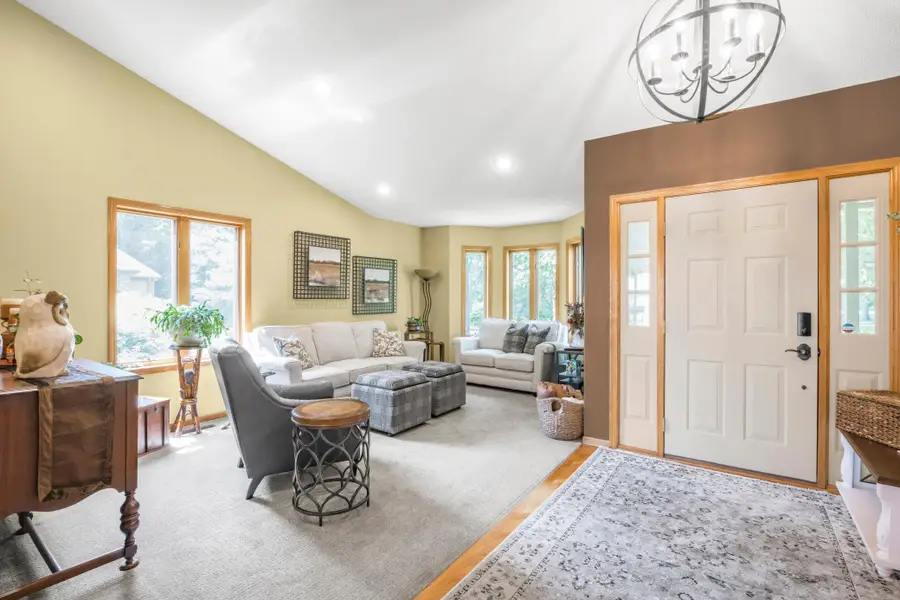 19363 E Tri Oak Circle Ne, Wyoming, MN 55092 - Image #2