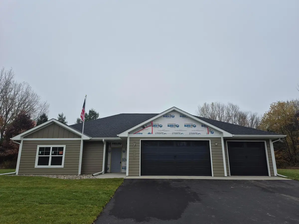 8109 257th St, Wyoming, MN 55092 - Image #1