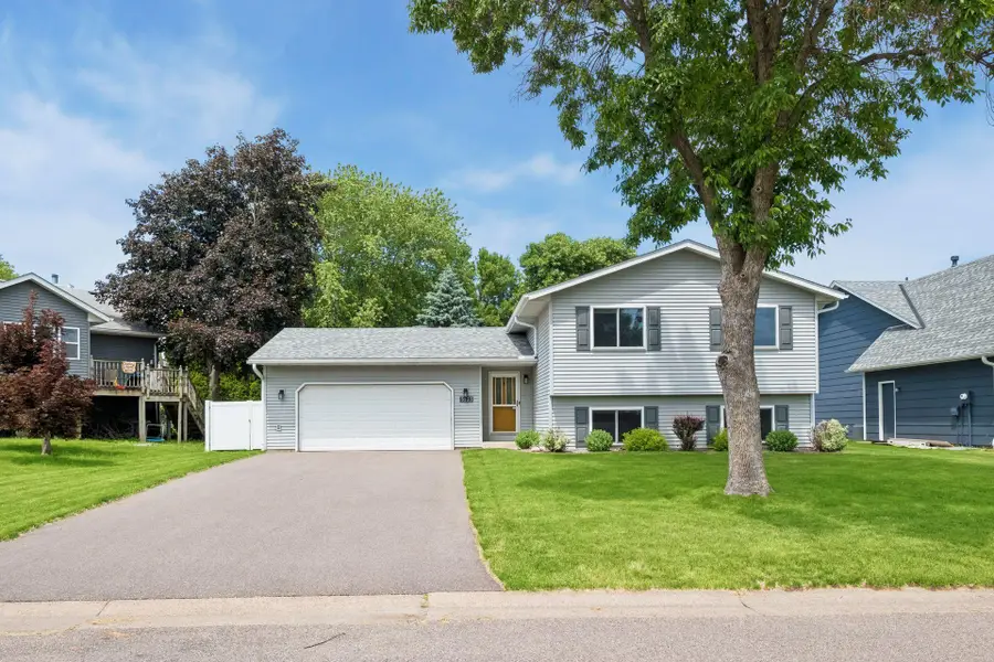 5533 Golfview Lane N, Oakdale, MN 55128 - #2