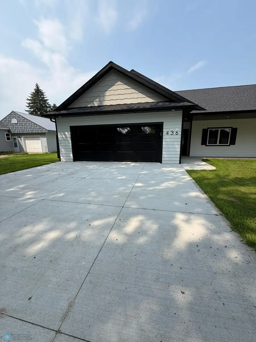 436 4th Street, Wyndmere, ND 58081 - #2