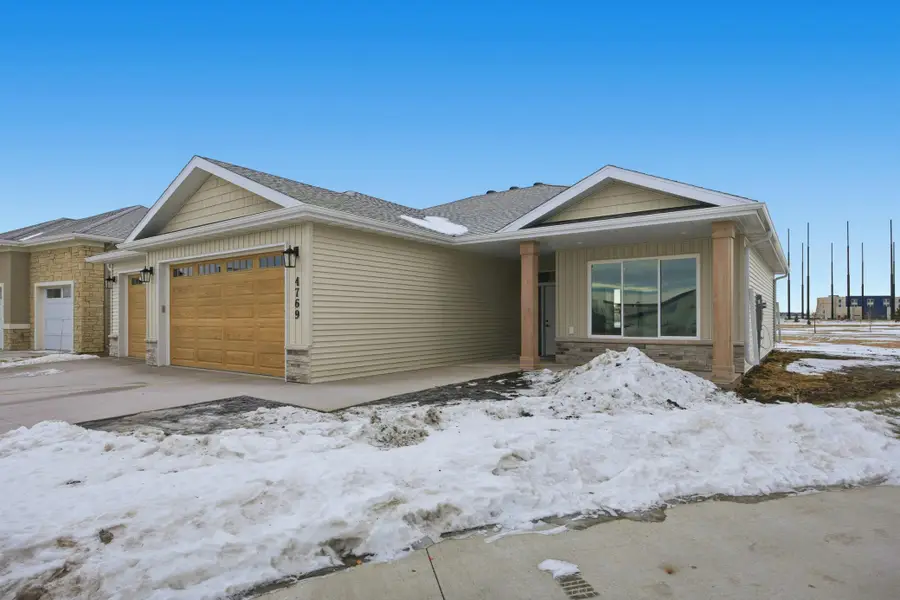 4769 32nd Street S, Fargo, ND 58104 - #2