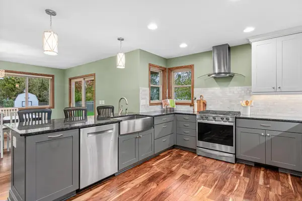 1846 Chatsworth Street N, Roseville, MN 55113