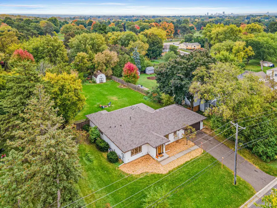 1846 Chatsworth Street N, Roseville, MN 55113 - Image #2