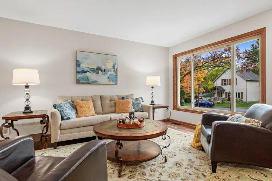 1846 Chatsworth Street N, Roseville, MN 55113 - Image #3