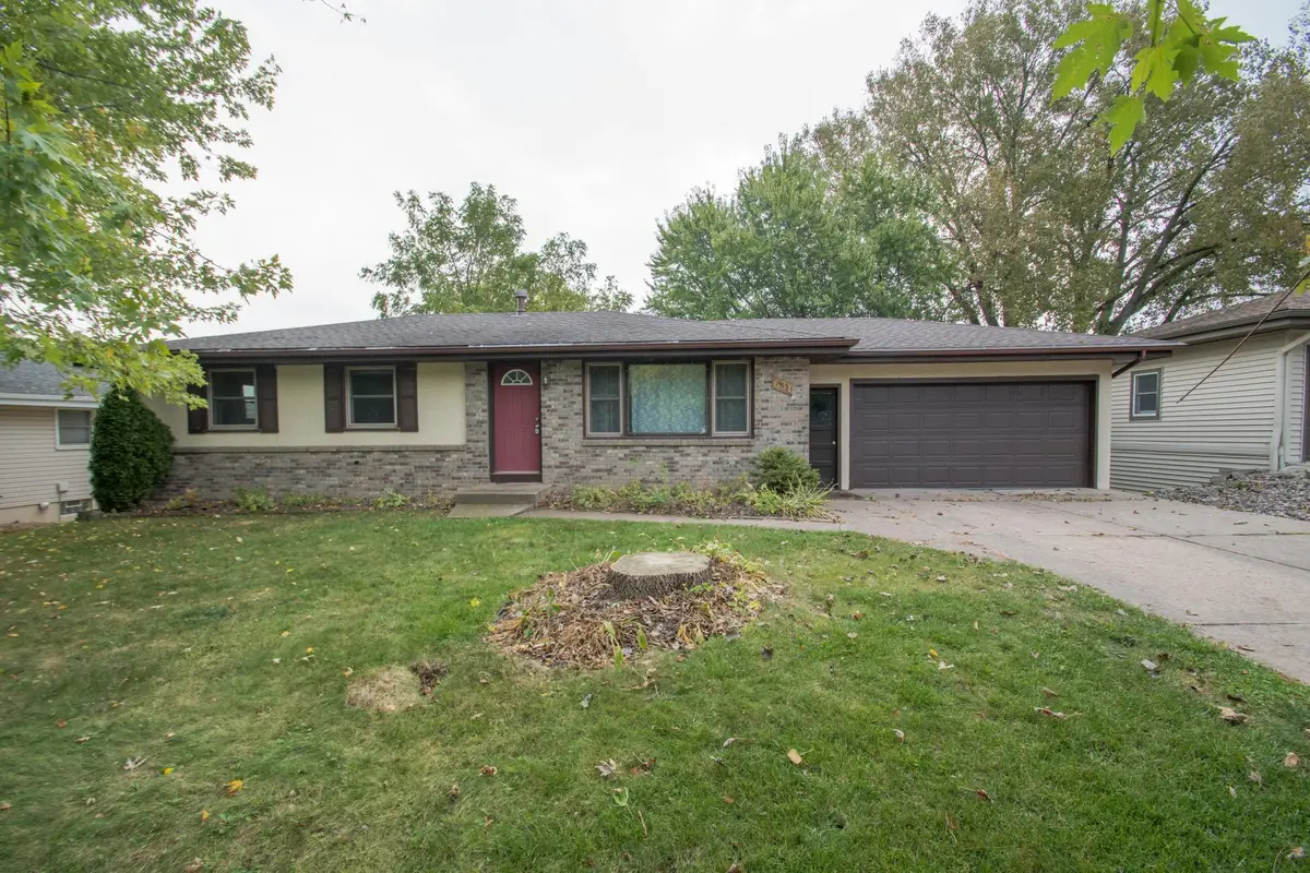 631 17th Avenue Nw, New Brighton, MN 55112 - Image #1