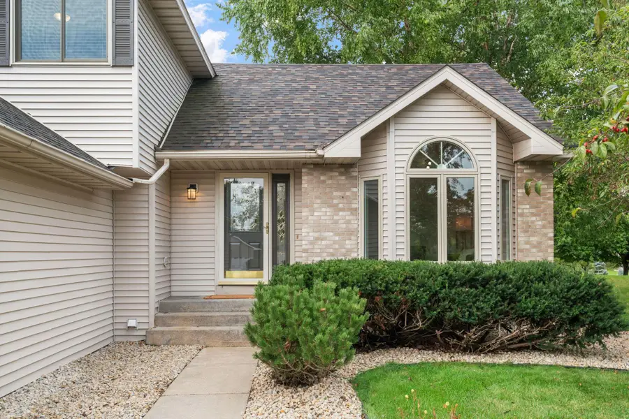 9323 Kirkwood Lane N, Maple Grove, MN 55369 - Image #2