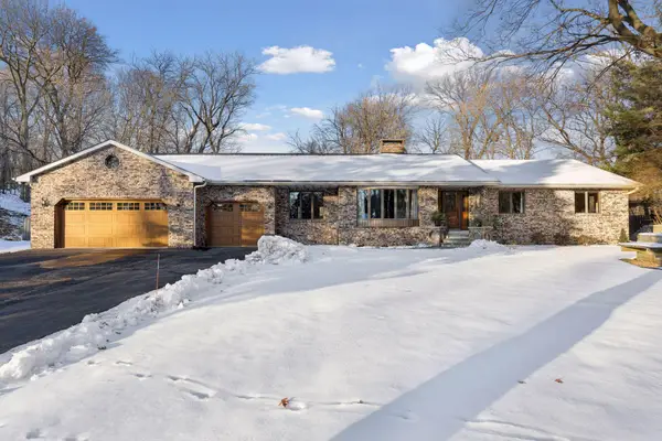 2320 Timber Trail E, Maplewood, MN 55119