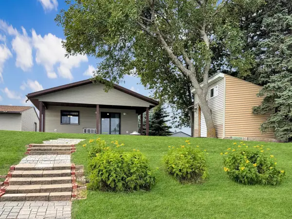 712 S Lake Hendricks Drive, White, SD 57276