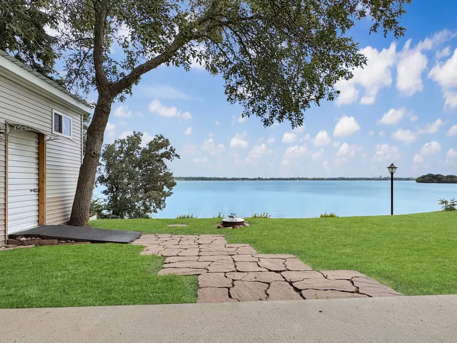 712 S Lake Hendricks Drive, White, SD 57276 - Image #2