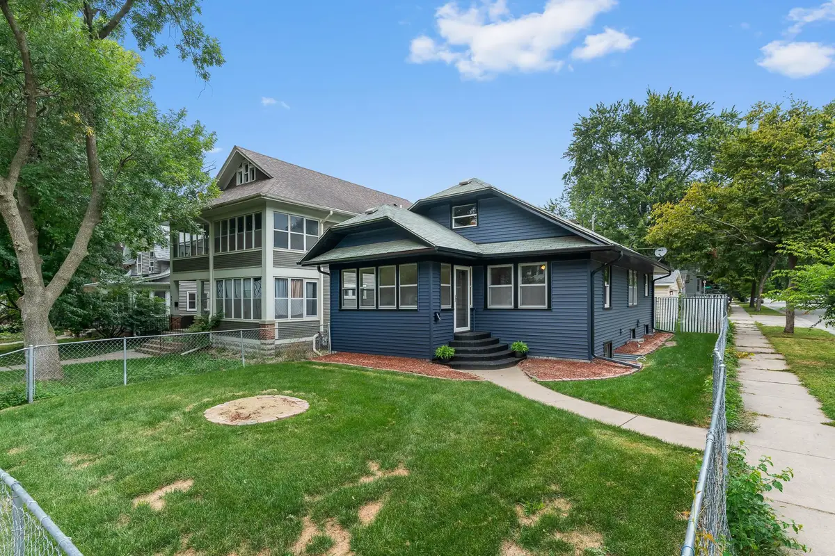 995 Wakefield Avenue, Saint Paul, MN 55106 - Image #1