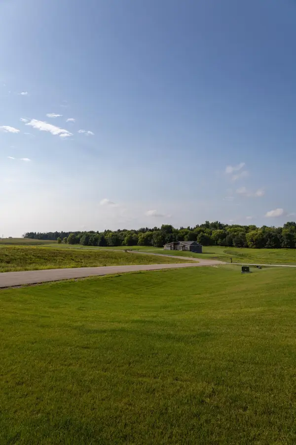 L5B2 Boelter Estates Drive Nw, Rochester, MN 55901